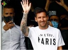 Lionel Messi arrive au PSG