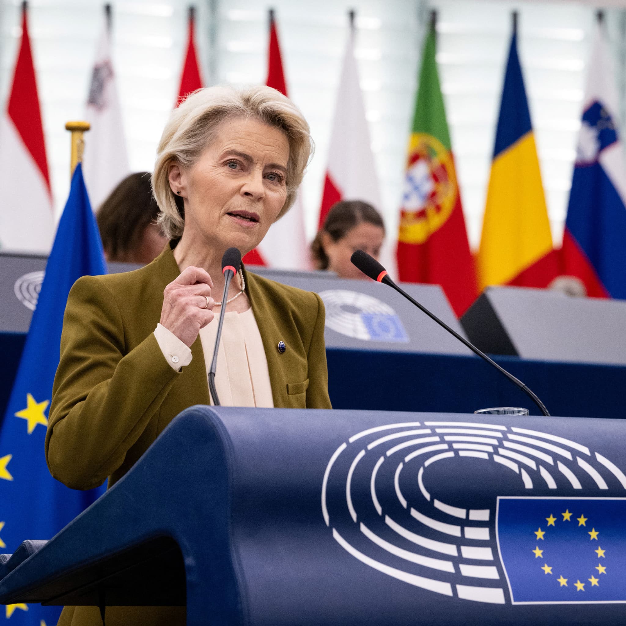 Chat control : un projet de loi pour surveiller vos messages  privés en ligne.